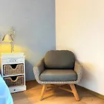 Baltischer Hof 44 *